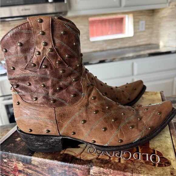 Old Gringo Hosifukami Oryx Tan  Leather Boots with Stud Accents - Picture 7 of 13